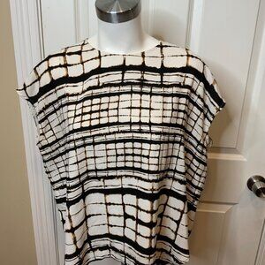 MM. LaFleur White Brown Abstract Plaid Sleeveless Top, Size Medium